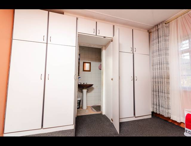 4 BEDROOM FREESTANDING FOR SALE IN SILVERGLEN